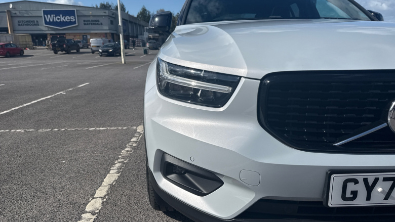 Volvo Xc40 2.0 B4P R DESIGN 5dr AWD Auto Petrol Estate